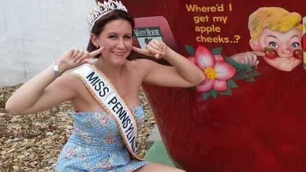 Miss Pennsylvania si finge malata di cancro per intascare i soldi della beneficenza
