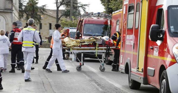 Francia: scontro frontale tra un camion e un autobus vicino Bordeaux, 43 morti