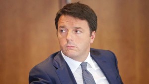 Renzi difende la legge di Stabilità: "Giusto abbassare le tasse. Non è né di destra, né di sinistra"