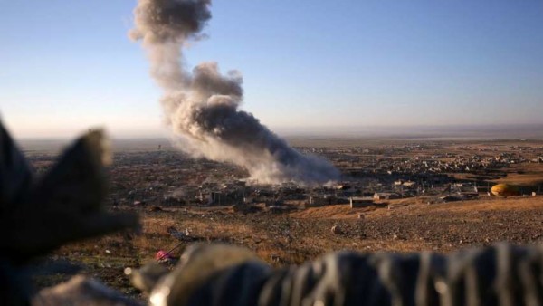 Siria, iniziati i bombardamenti francesi a tappeto contro l'Isis, Hollande: "E' guerra" 