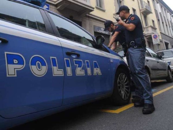 Milano, le consegna una pizza poi la violenta e deruba: arrestato pony express egiziano