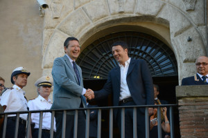 Renzi vs Marino: "Gestione sbagliata della città". Ex sindaco: "Non sa del lavoro svolto"