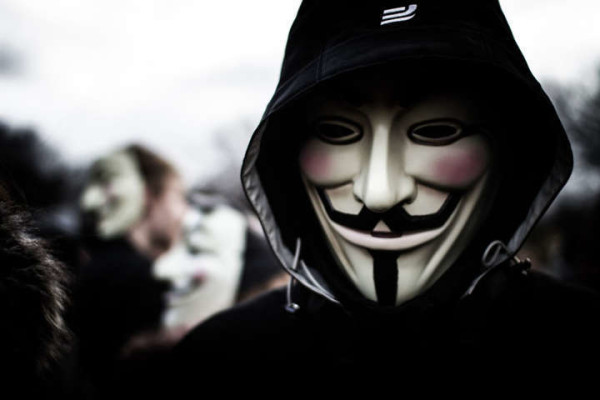 Anonymous contro l'Isis: "Sempre più vicini ai vostri padroni, non ci fermeremo" 