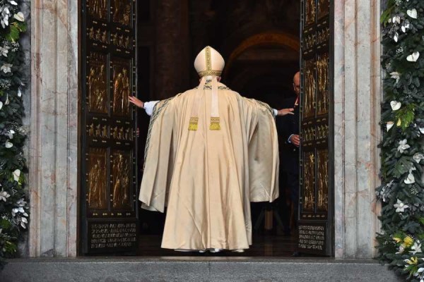 Papa Francesco, Giubileo: "La misericordia può edificare un mondo più umano"