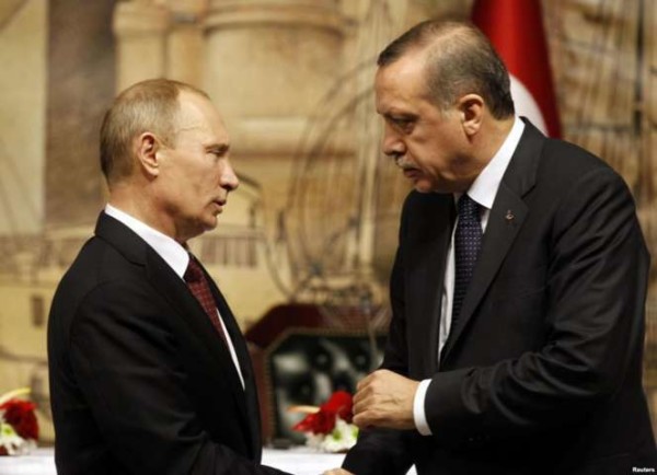 Tensione Russia-Turchia, Putin accusa Erdogan: "Compra petrolio dall'Isis"