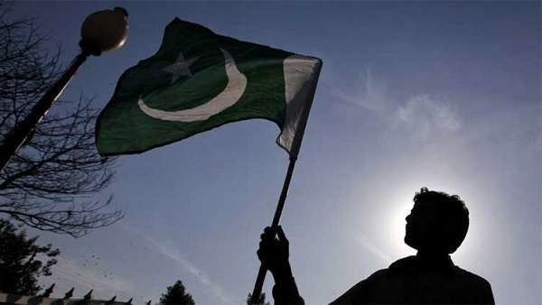 Pakistan, 15enne accusato di blasfemia si amputa da solo la mano. Orgogliosi i genitori