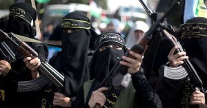Isis, dati shock: incinte 31mila donne che vivono nel Califfato, i figli diventeranno terroristi
