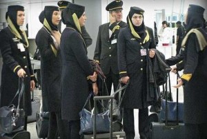 Air France: riprendono i voli verso l'Iran con obbligo di velo per le hostess che protestano