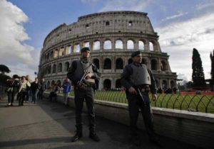 Isis, nuove minacce contro l'Italia e Roma: nel mirino Colosseo e Circo Massimo